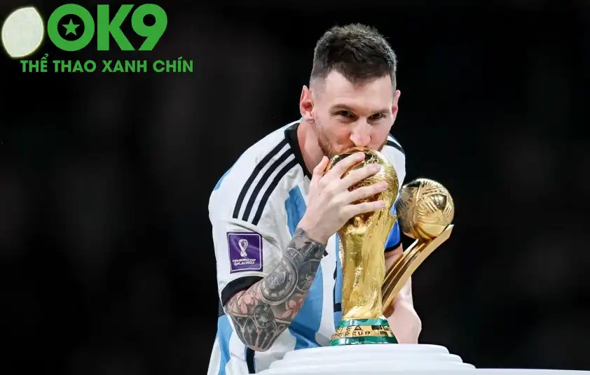 Lionel Messi đứng trước cơ hội lần thứ 9 giành Quả bóng Vàng Lionel Messi đứng trước cơ hội lần thứ 9 giành Quả bóng Vàng