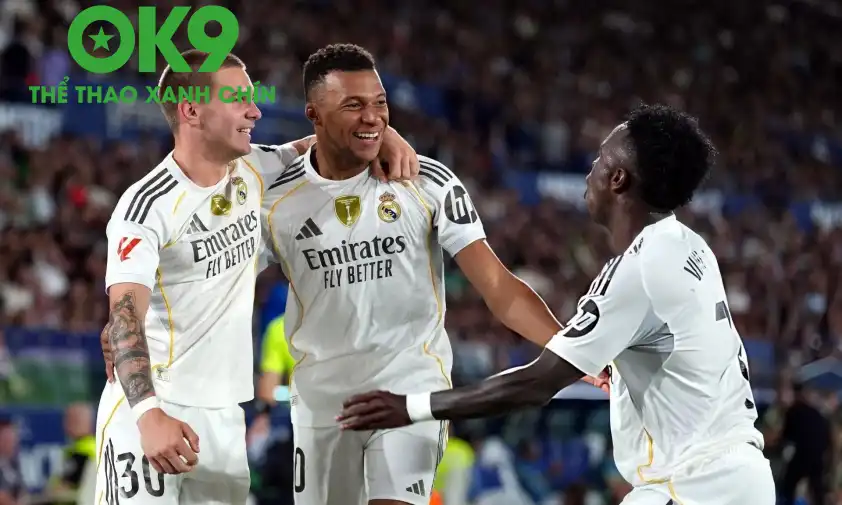 HLV Alonso ca ngợi bộ ba Vinicius, Mbappe và Mastantuono HLV Alonso ca ngợi bộ ba Vinicius, Mbappe và Mastantuono