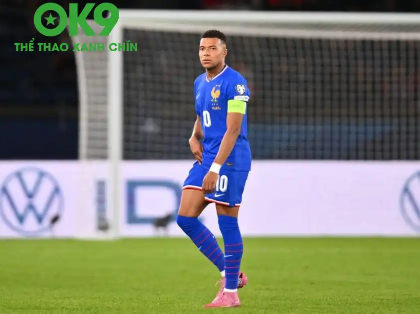 Mbappe bỏ ngỏ khả năng ra sân thi đấu sau khi phải rời sân vì chấn thương ở trận đấu với Azerbaijan (Ảnh: Goal) Mbappe bỏ ngỏ khả năng ra sân thi đấu sau khi phải rời sân vì chấn thương ở trận đấu với Azerbaijan (Ảnh: Goal)