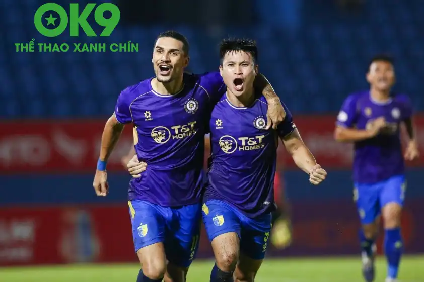 Hoàng Hên (trái) có bàn thắng đầu tiên cho Hà Nội FC (Ảnh: HNFC) Hoàng Hên (trái) có bàn thắng đầu tiên cho Hà Nội FC (Ảnh: HNFC)